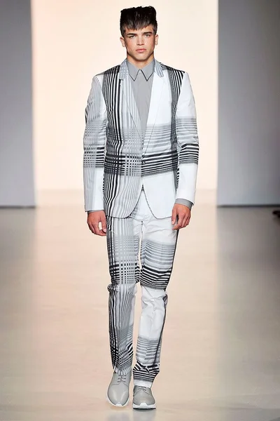 Look 40